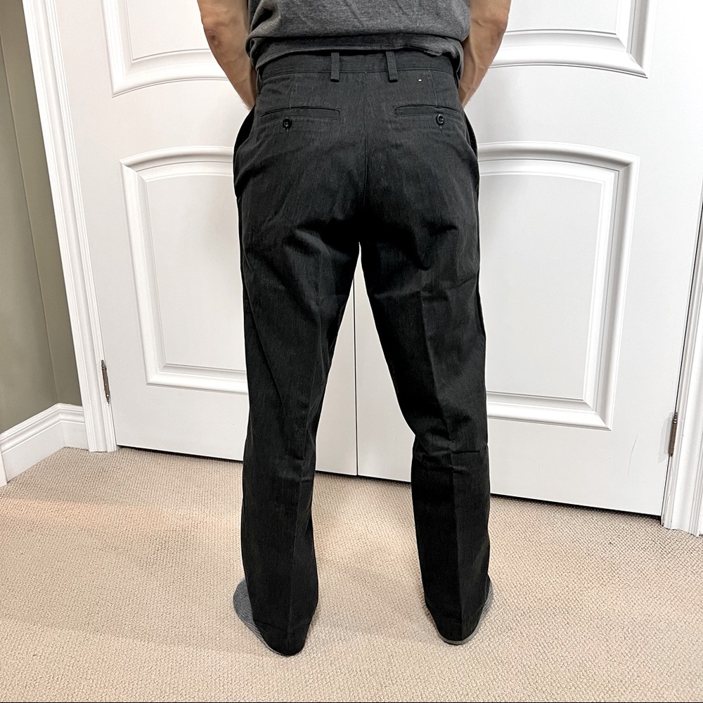 Vintage Gap Relaxed Fit Khakis size 30W x 32L Dark Grey